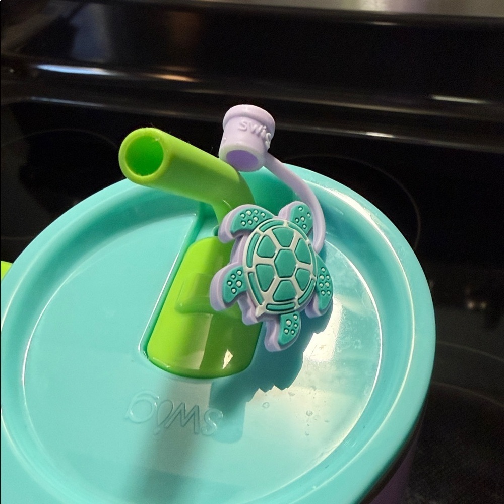Purple and Green swig with Straw - Picture 5 of 5